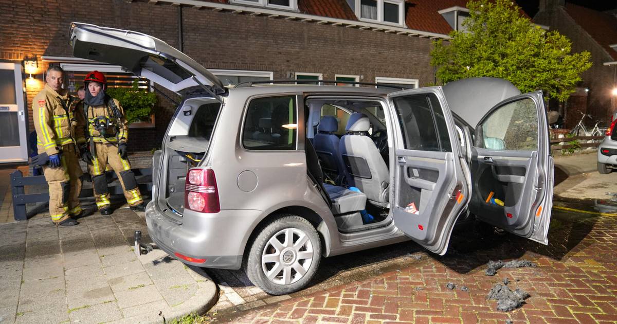 Geparkeerde auto in brand in Helmond Helmond ed.nl