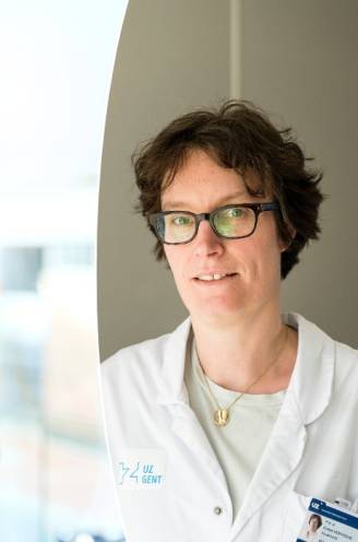 Hoe raak je verlost van ongewenste haren? Dermatoloog legt uit: "Haartjes op het gelaat kan je beter ontkleuren dan scheren”