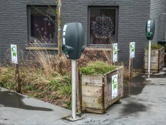 Minstens 11 bijkomende laadpalen op grondgebied Heuvelland: “Ook aanvragen via ‘paal volgt wagen’-concept’”