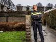 Max Daniel  voor het laatst in politie-uniform en even terug in Arnhemse Presikhaaf Arnhem, de buurt waar hij opgroeide.