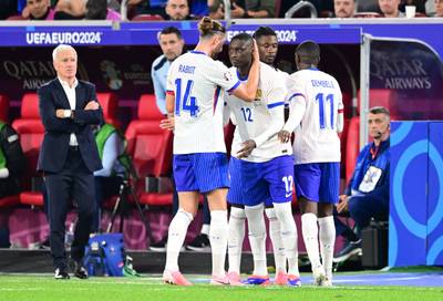 Qui remplacera Adrien Rabiot dans le onze des Bleus?