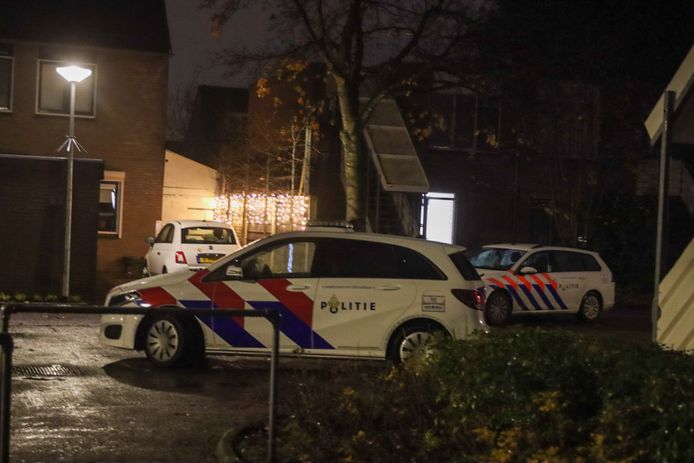 De politie kwam met meerdere voertuigen op de melding af.
