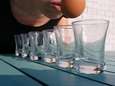 Nieuwe rage na 'water bottle flip': dit is 'egg hopping'