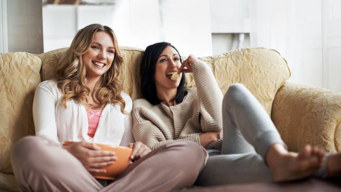 Jij wilt afvallen, maar je partner eet de hele tijd chips? Diëtiste geeft 9 tips om daarmee om te gaan