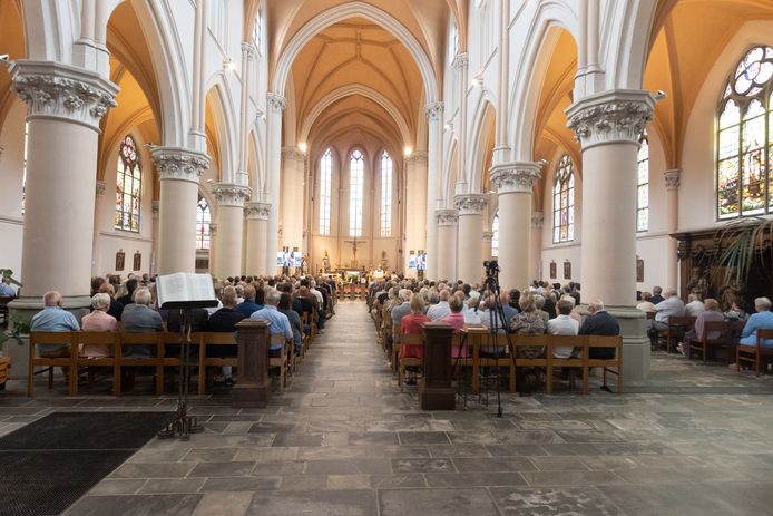 Il Sint-Martinuskerk a Retie era pieno.