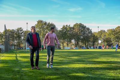 ‘Eindelijk’ kan de schop bij Vivoo de grond in voor aanleg van nieuwe kunstgrasvelden