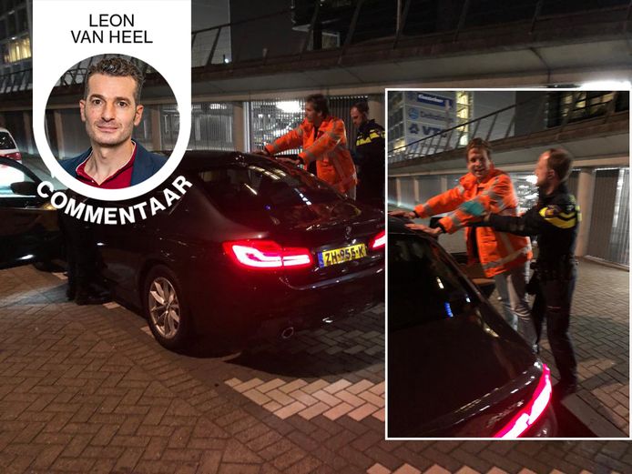 Vincent Karremans wordt preventief gefouilleerd.