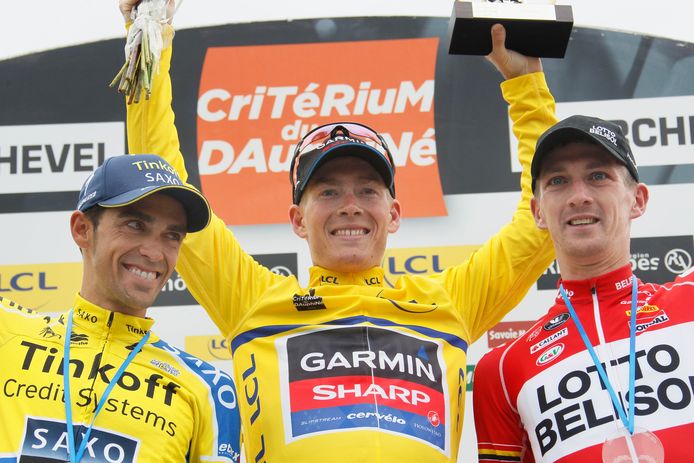 Talansky als eindwinnaar van de Dauphiné, geflankeerd door Alberto Contador en Jurgen van den Broeck