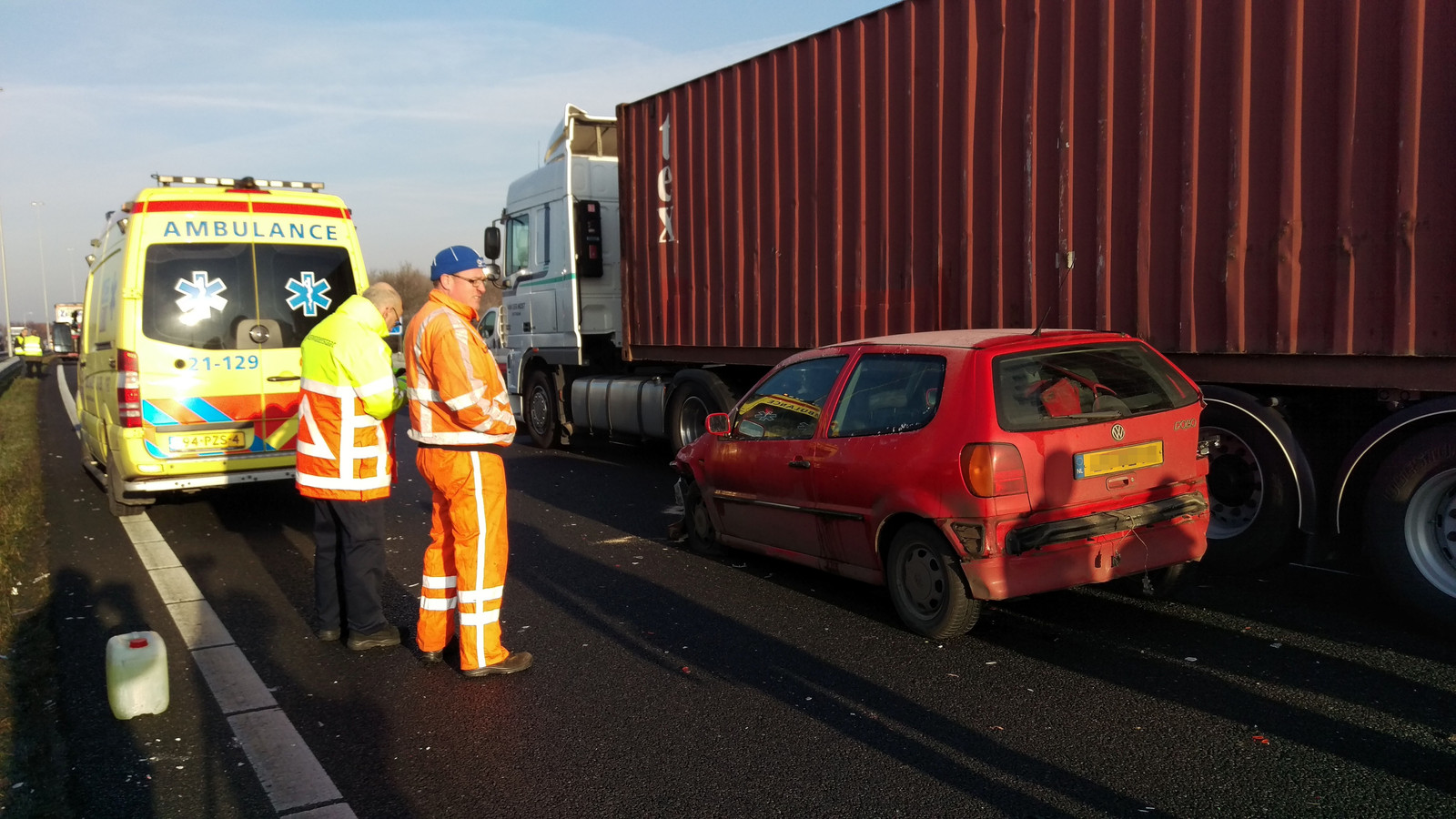 ongeluk op a50 oss richting eindhoven file bij veghel lost op foto bd nl
