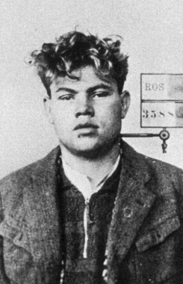 Lichaam Marinus van der Lubbe opgegraven