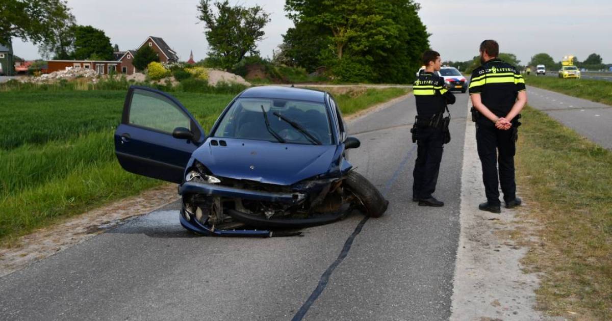 Gewonde bij eenzijdig ongeval bij Hoek, bestuurder mogelijk dronken.