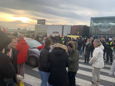 Honderden voertuigen zetten vanuit Frankrijk koers naar ons land: “Ze willen voor 22 uur grens oversteken”