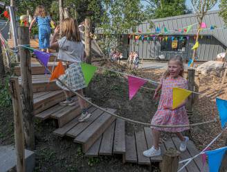 Sint-Amandsbasisschool Zuid in wijk De Lange Munte in vier jaar tijd vernieuwd, blikvanger is vergroende speelplaats