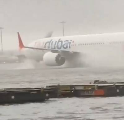 Une tempête “exceptionnelle” s’abat sur Dubaï: l'aéroport et les centres commerciaux sous les eaux