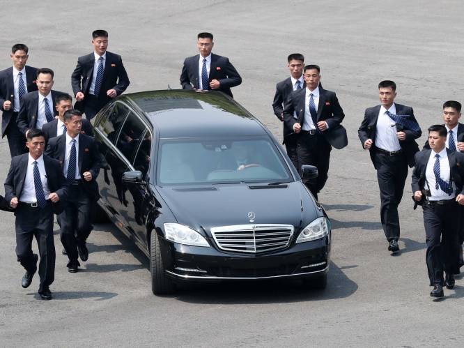 Dit is toch hét mafste moment tijdens historische ontmoeting tussen Koreaanse leiders: twaalf joggende bodyguards