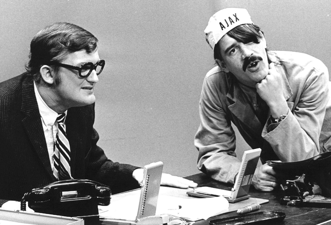 Deze typetjes maakten Wim de Bie onvergetelijk Foto destentor.nl