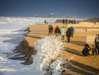 Daar zijn de kliffen aan de kust weer (al blijven ze niet lang)