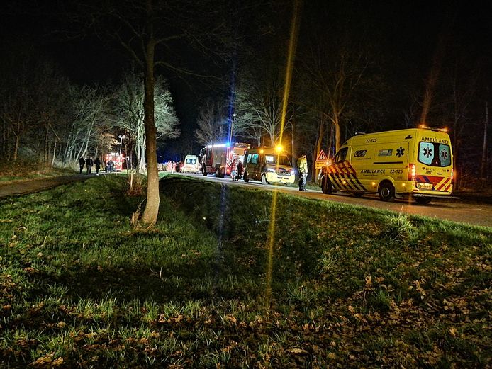 Hulpdiensten werden massaal opgetrommeld.