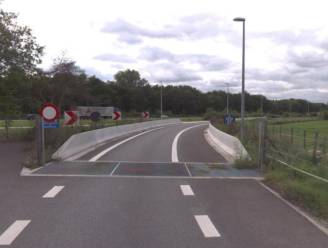 Veerooster aan oprit E34 krijgt opknapbeurt