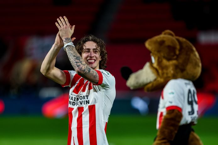 Fábio Silva is in korte tijd populair geworden in Eindhoven.