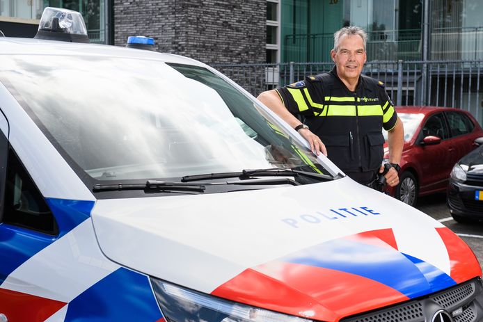 Hans Berkhof is politievrijwilliger en gaat in de zomer naar Zeeland om te helpen.