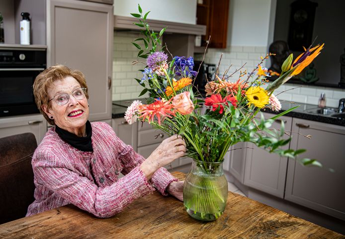 Het brein achter de Valentijnscadeaus doet er alles aan om verborgen te blijven voor Sjan Kappen (81) uit Nuland.
