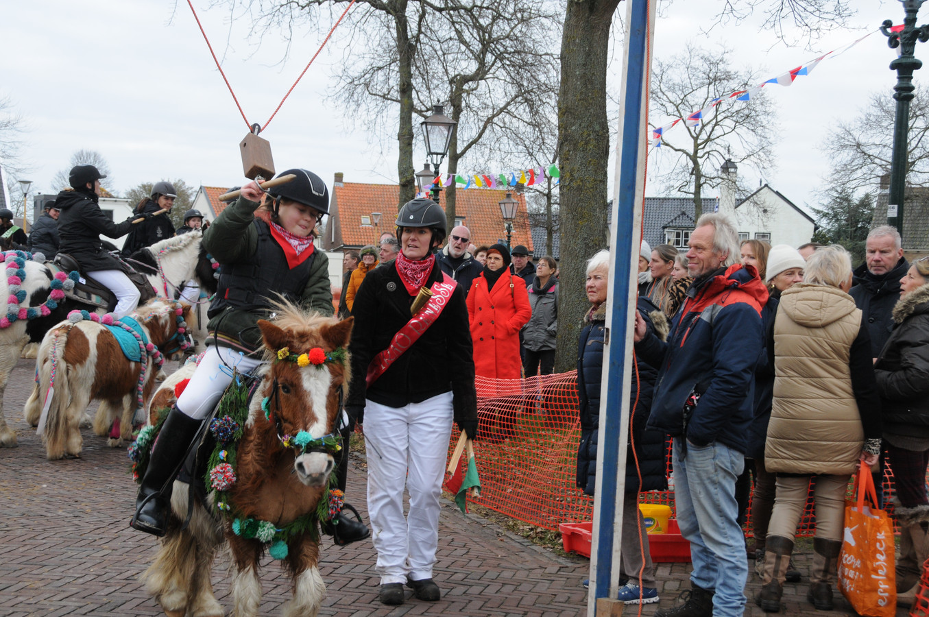 Het was weer genieten: Paarden en kinderen bij straô Renesse stralen ...
