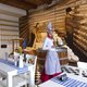 Hollands eten tegen een typisch decor bij Lunchroom Warmoes