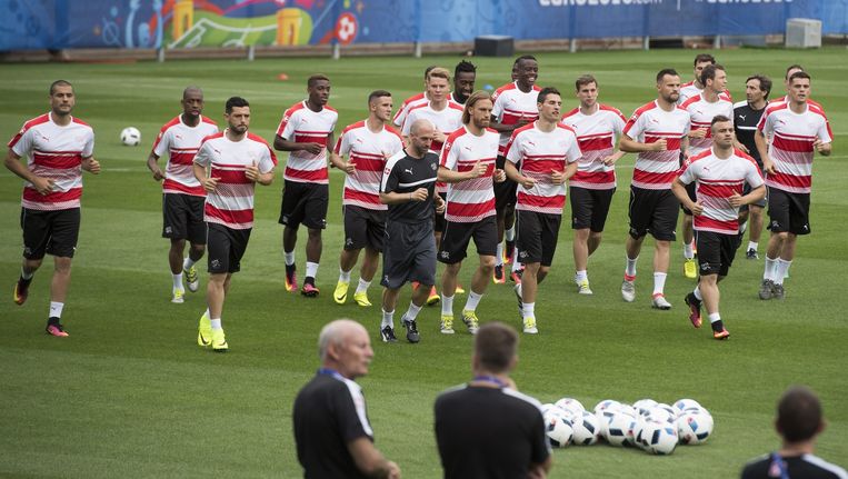 Het Zwitserse elftal tijdens een training op 6 juni in het Stade de la Mosson stadion, Montpellier. Beeld epa