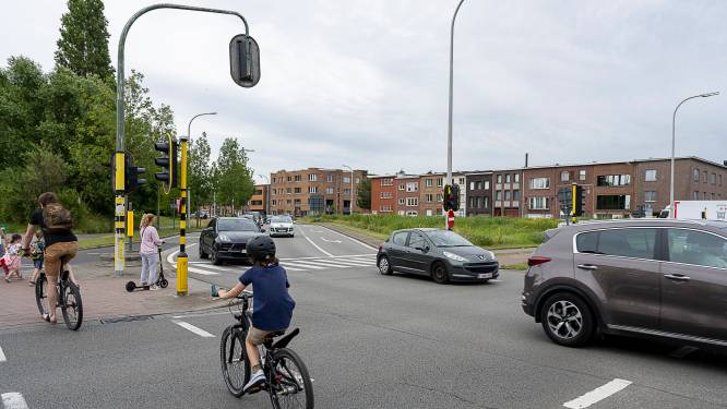 Vijf miljoen euro voor grondige hertekening zwart kruispunt R11-Prins Boudewijnlaan: “Veel veiliger voor fietsers en voetgangers”