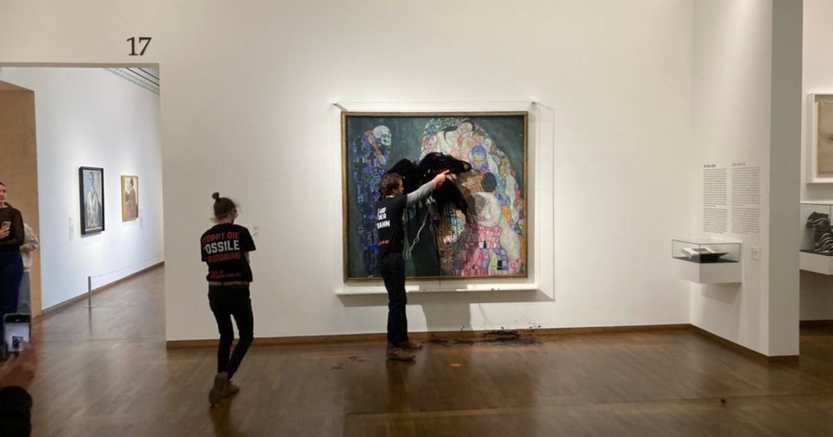 KIJK. Beroemd schilderij van Gustav Klimt beklad met zwarte verf in ...