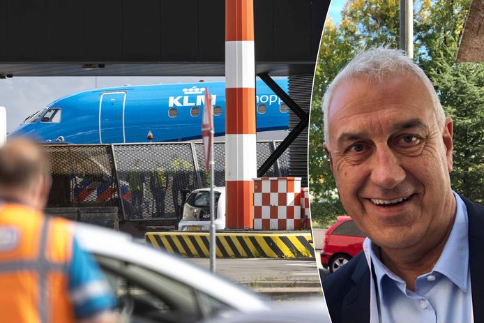 Persoon belandt in draaiende vliegtuigmotor op Schiphol. Expert: “Alles wat  te dicht bij de motor komt, wordt als een pop naar binnen gezogen” |  Buitenland | hln.be