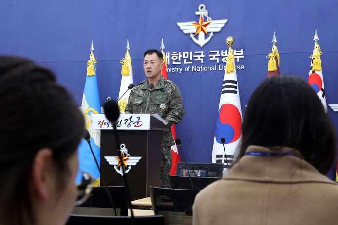 De Zuid-Koreaanse legertop waarschuwt Noord-Korea de voorbereidingen voor de lancering van een spionagesatelliet te staken.