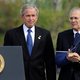 Oud-president Bush: ‘Terugtrekking VS uit Afghanistan is een fout, taliban zullen vrouwen afslachten’