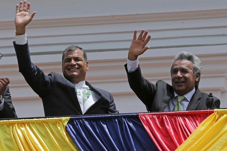 Links president van Ecuador Rafael Correa en rechts presidentskandidaat Lenin Moreno. Beeld ap