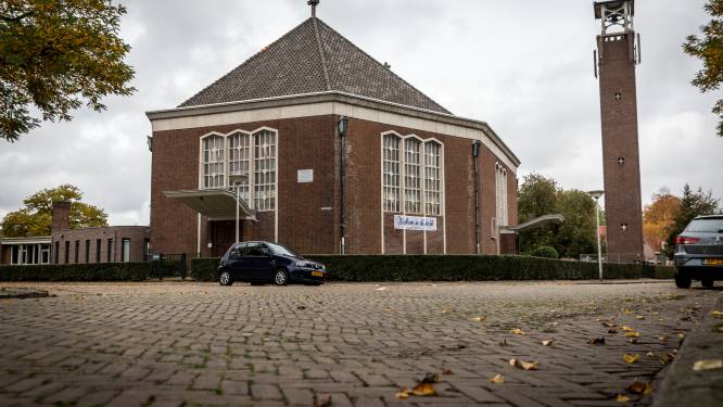 Een constructiefout kan de toren van de Maranathakerk in Eindhoven fataal worden; Pinkstergemeente mag misschien slopen