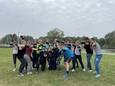 Oshin stopt bij de gemeente Kuurne om zich op haar bokscarrière te focussen.  Onlangs mocht ze een initiatie boksen geven op een teambuilding met haar collega's. Oshin staat uiterst rechts op de foto.
