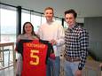 Nicolas Germanes van Vavato en mevrouw Van Haever, de winnares was van het originele Vertonghen shirt