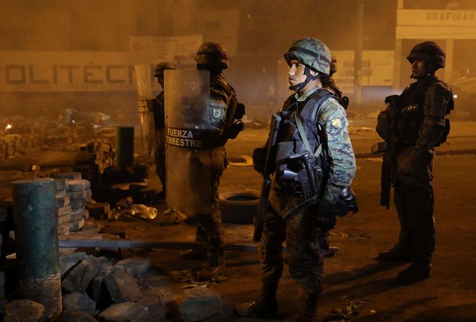 Soldaten op straat in Quito  (12.10.2019).