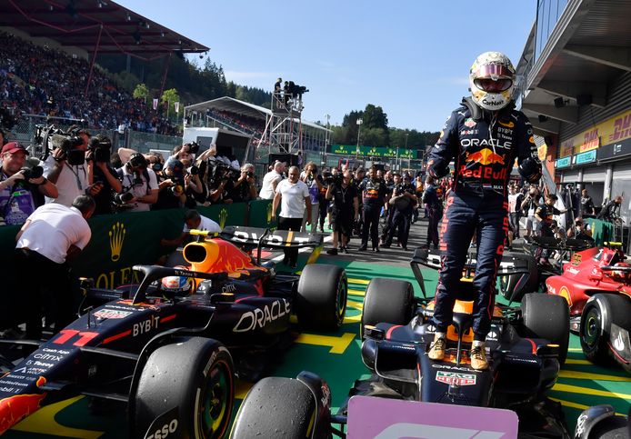 Max Verstappen wint inhaalrace de van België | Formule 1 | AD.nl