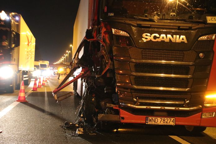 Door de botsing stond er een file van enkele kilometers.