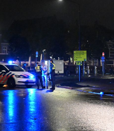 Dronken automobiliste (20) schept drie fietsers in Breda, slachtoffers gewond naar ziekenhuis