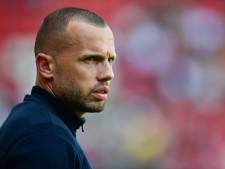 Ajax niet verder met John Heitinga als hoofdtrainer: ‘Op persoonlijk vlak een zware beslissing’  