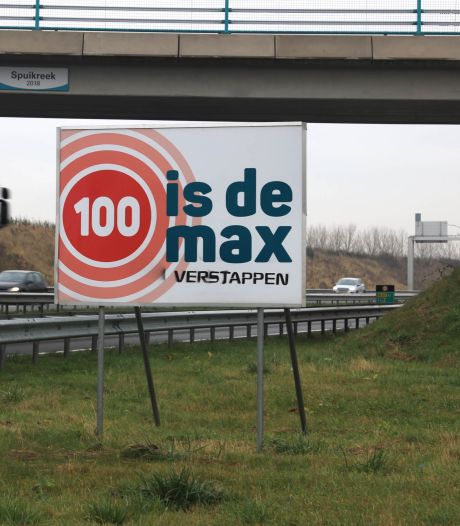Ode aan Max Verstappen langs Tractaatweg: wil de dader van deze grap zich vliegensvlug melden?