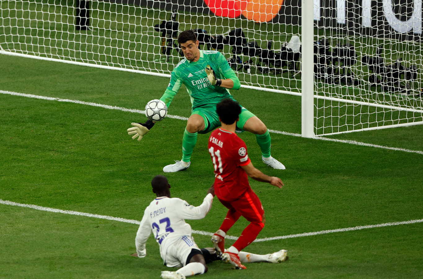 Courtois hield onder meer Salah van een goal in de Champions League-finale.