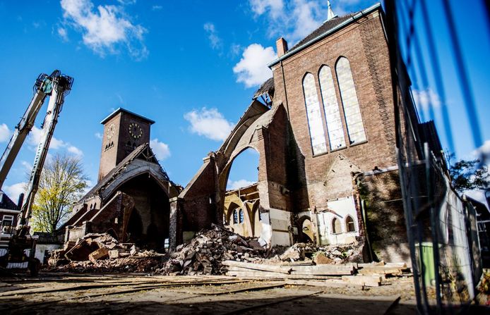 De Sacramentskerk in Tilburg, die afgelopen tijd deels werd gesloopt.