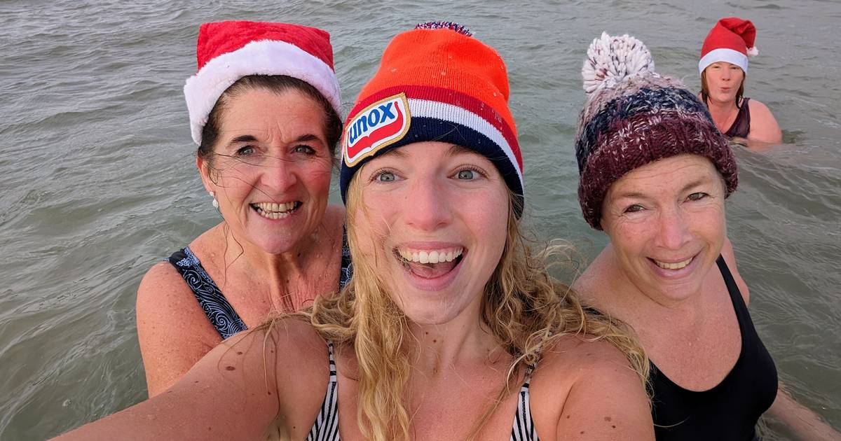 Vrolijke gezichten bij Heel Westkapelle Dipt: ‘Het is even slikken, maar daarna echt héérlijk!’