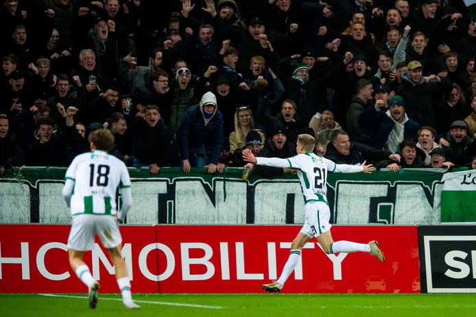 Oliver Antman juicht na de 1-1, die hij maakte met zijn tweede balcontact voor FC Groningen.