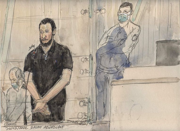 Een schets van Salah Abdeslam in de rechtbank in Parijs, waar hij in juni tot levenslang veroordeeld werd. Beeld AFP