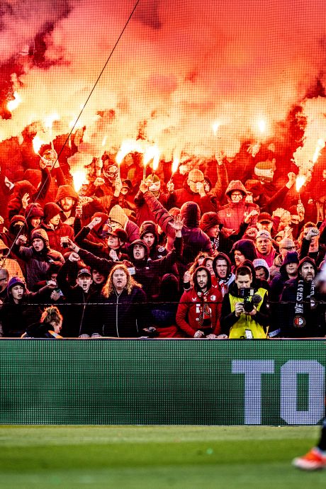 Feyenoord bestraft voor vuurwerk: meerdere vakken moeten leeg blijven bij afscheidsduel Arne Slot